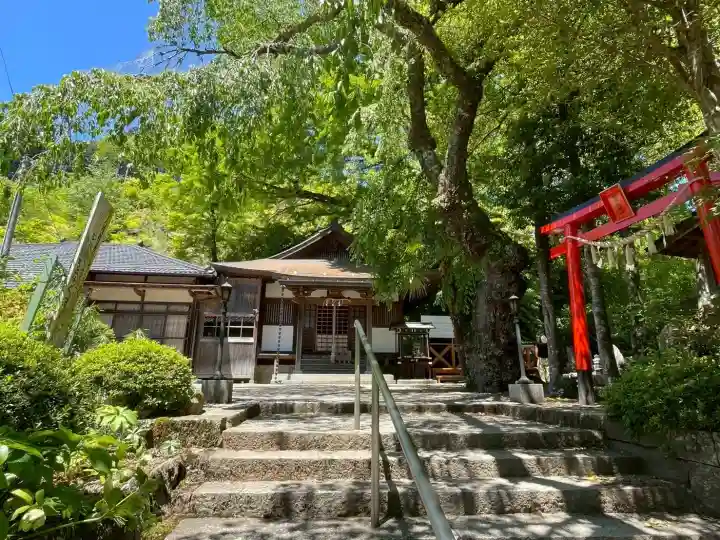 来迎院の{uncategorized: "未分類", other: "その他", undefined: "問題あり", building: "その他建物", grave: "お墓", sacred_gate: "鳥居", guardian: "狛犬", statue: "像", buddha: "仏像", history: "歴史", nature: "自然", garden: "庭園", animal: "動物", pagoda: "塔", temizu: "手水舎", mountain_gate: "山門・神門", sanctuary: "本殿・本堂", subordinate: "末社・摂社", art: "芸術", scenery: "景色", jizo: "地蔵", ema: "絵馬", goshuin: "御朱印", omikuji: "おみくじ", items: "授与品その他", amulet: "お守り", goshuincho: "御朱印帳", eats: "食事", festival: "お祭り", votive_dance: "神楽", shichigosan: "七五三参", wedding: "結婚式", experience: "体験その他", initially: "初詣", around: "周辺", anti_infection: "感染症対策"}