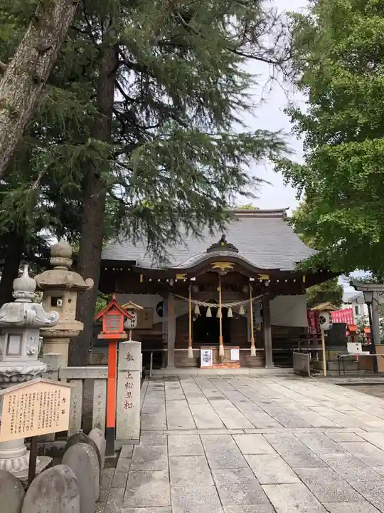 草加神社の本殿・本堂