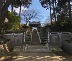 宝蔵寺の山門