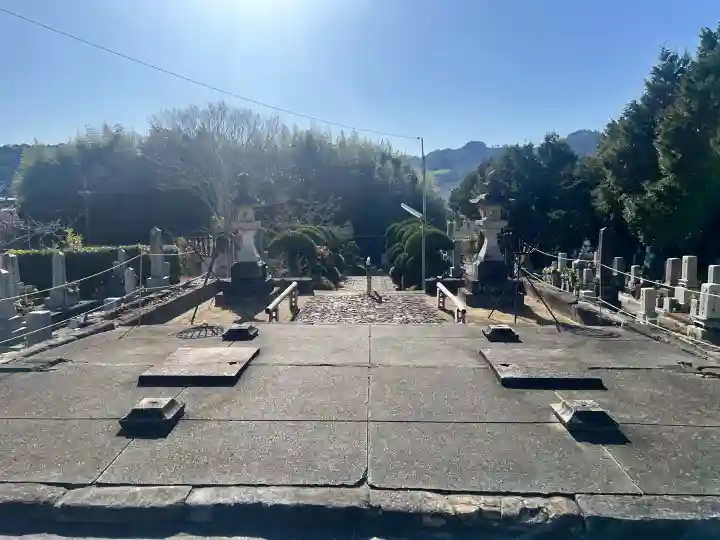 泉養寺の{uncategorized: "未分類", other: "その他", undefined: "問題あり", building: "その他建物", grave: "お墓", sacred_gate: "鳥居", guardian: "狛犬", statue: "像", buddha: "仏像", history: "歴史", nature: "自然", garden: "庭園", animal: "動物", pagoda: "塔", temizu: "手水舎", mountain_gate: "山門・神門", sanctuary: "本殿・本堂", subordinate: "末社・摂社", art: "芸術", scenery: "景色", jizo: "地蔵", ema: "絵馬", goshuin: "御朱印", omikuji: "おみくじ", items: "授与品その他", amulet: "お守り", goshuincho: "御朱印帳", eats: "食事", festival: "お祭り", votive_dance: "神楽", shichigosan: "七五三参", wedding: "結婚式", experience: "体験その他", initially: "初詣", around: "周辺", anti_infection: "感染症対策"}