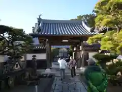 仏光寺（佛光寺）の山門