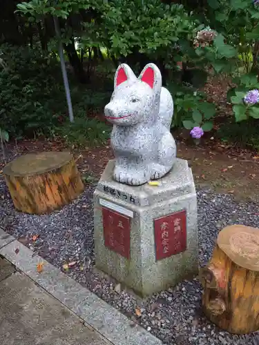 三軒地稲荷神社の像