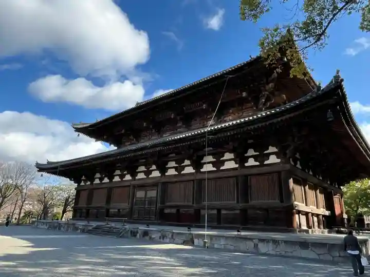 東寺(教王護国寺)の{uncategorized: "未分類", other: "その他", undefined: "問題あり", building: "その他建物", grave: "お墓", sacred_gate: "鳥居", guardian: "狛犬", statue: "像", buddha: "仏像", history: "歴史", nature: "自然", garden: "庭園", animal: "動物", pagoda: "塔", temizu: "手水舎", mountain_gate: "山門・神門", sanctuary: "本殿・本堂", subordinate: "末社・摂社", art: "芸術", scenery: "景色", jizo: "地蔵", ema: "絵馬", goshuin: "御朱印", omikuji: "おみくじ", items: "授与品その他", amulet: "お守り", goshuincho: "御朱印帳", eats: "食事", festival: "お祭り", votive_dance: "神楽", shichigosan: "七五三参", wedding: "結婚式", experience: "体験その他", initially: "初詣", around: "周辺", anti_infection: "感染症対策"}
