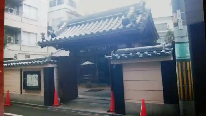 了徳院の山門・神門