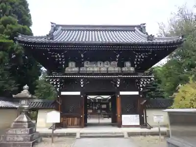 梅宮大社の山門・神門