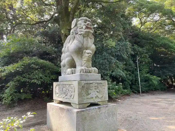 楠郷総社神明社の狛犬