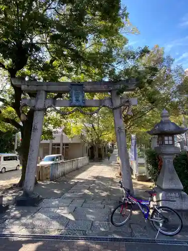 諏訪神社の鳥居