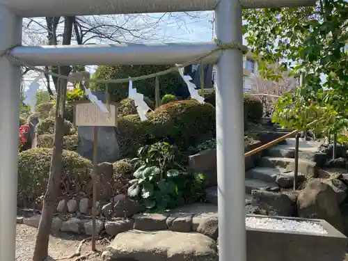 鎮守氷川神社の鳥居