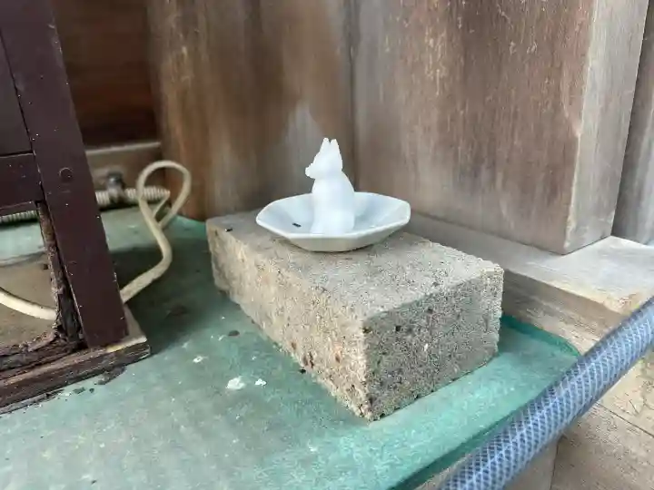 神谷稲荷明神社の{uncategorized: "未分類", other: "その他", undefined: "問題あり", building: "その他建物", grave: "お墓", sacred_gate: "鳥居", guardian: "狛犬", statue: "像", buddha: "仏像", history: "歴史", nature: "自然", garden: "庭園", animal: "動物", pagoda: "塔", temizu: "手水舎", mountain_gate: "山門・神門", sanctuary: "本殿・本堂", subordinate: "末社・摂社", art: "芸術", scenery: "景色", jizo: "地蔵", ema: "絵馬", goshuin: "御朱印", omikuji: "おみくじ", items: "授与品その他", amulet: "お守り", goshuincho: "御朱印帳", eats: "食事", festival: "お祭り", votive_dance: "神楽", shichigosan: "七五三参", wedding: "結婚式", experience: "体験その他", initially: "初詣", around: "周辺", anti_infection: "感染症対策"}