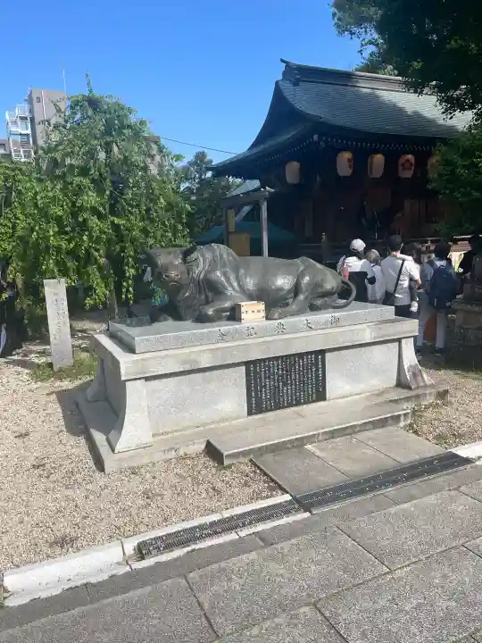 布多天神社の像