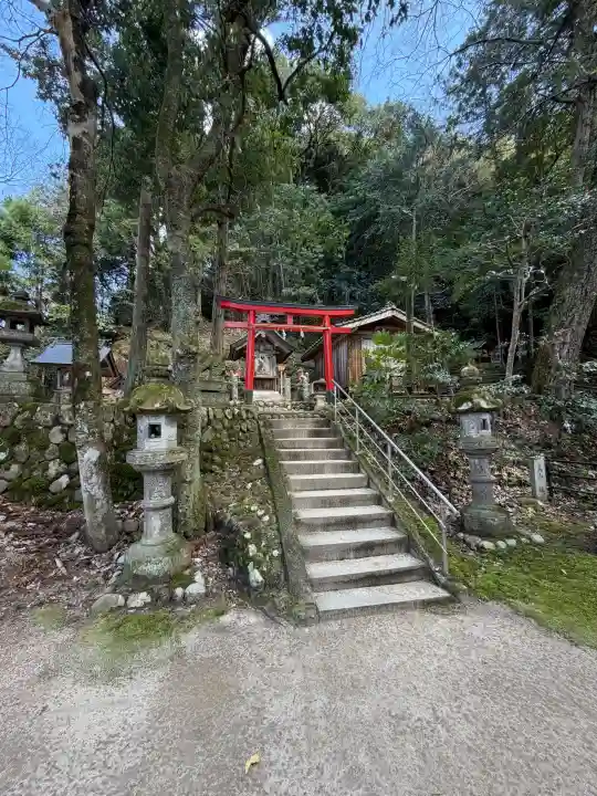 玉作湯神社の{uncategorized: "未分類", other: "その他", undefined: "問題あり", building: "その他建物", grave: "お墓", sacred_gate: "鳥居", guardian: "狛犬", statue: "像", buddha: "仏像", history: "歴史", nature: "自然", garden: "庭園", animal: "動物", pagoda: "塔", temizu: "手水舎", mountain_gate: "山門・神門", sanctuary: "本殿・本堂", subordinate: "末社・摂社", art: "芸術", scenery: "景色", jizo: "地蔵", ema: "絵馬", goshuin: "御朱印", omikuji: "おみくじ", items: "授与品その他", amulet: "お守り", goshuincho: "御朱印帳", eats: "食事", festival: "お祭り", votive_dance: "神楽", shichigosan: "七五三参", wedding: "結婚式", experience: "体験その他", initially: "初詣", around: "周辺", anti_infection: "感染症対策"}