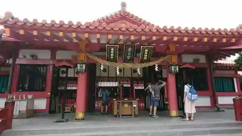 波上宮の本殿・本堂