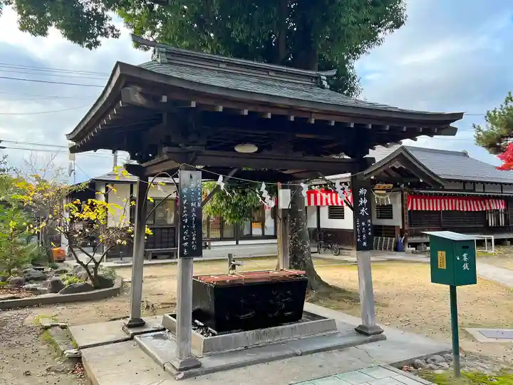 熊野神社の手水舎