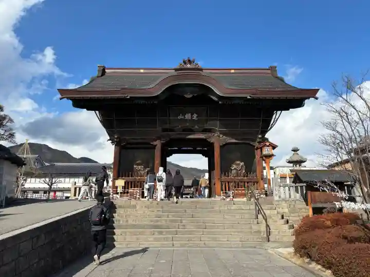 善光寺の{uncategorized: "未分類", other: "その他", undefined: "問題あり", building: "その他建物", grave: "お墓", sacred_gate: "鳥居", guardian: "狛犬", statue: "像", buddha: "仏像", history: "歴史", nature: "自然", garden: "庭園", animal: "動物", pagoda: "塔", temizu: "手水舎", mountain_gate: "山門・神門", sanctuary: "本殿・本堂", subordinate: "末社・摂社", art: "芸術", scenery: "景色", jizo: "地蔵", ema: "絵馬", goshuin: "御朱印", omikuji: "おみくじ", items: "授与品その他", amulet: "お守り", goshuincho: "御朱印帳", eats: "食事", festival: "お祭り", votive_dance: "神楽", shichigosan: "七五三参", wedding: "結婚式", experience: "体験その他", initially: "初詣", around: "周辺", anti_infection: "感染症対策"}