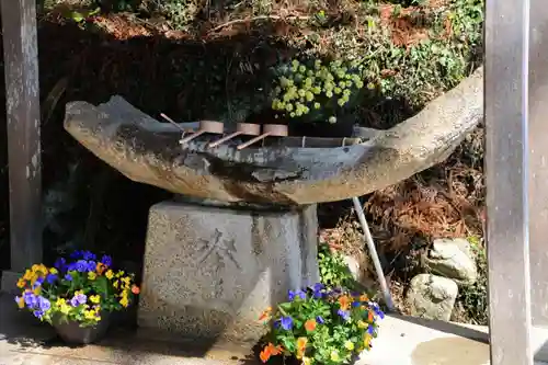 小川諏訪神社の手水