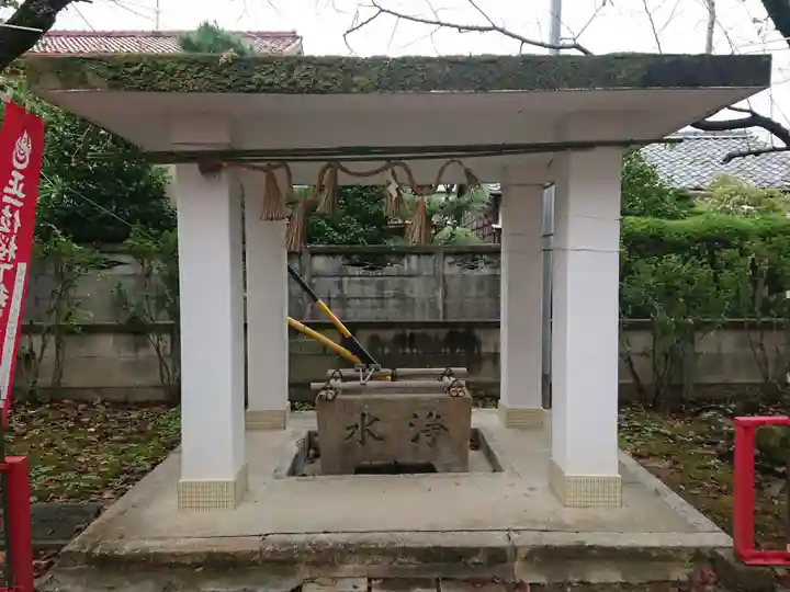 稲荷神社の手水舎