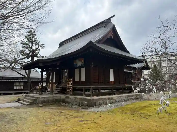 熊野神社の{uncategorized: "未分類", other: "その他", undefined: "問題あり", building: "その他建物", grave: "お墓", sacred_gate: "鳥居", guardian: "狛犬", statue: "像", buddha: "仏像", history: "歴史", nature: "自然", garden: "庭園", animal: "動物", pagoda: "塔", temizu: "手水舎", mountain_gate: "山門・神門", sanctuary: "本殿・本堂", subordinate: "末社・摂社", art: "芸術", scenery: "景色", jizo: "地蔵", ema: "絵馬", goshuin: "御朱印", omikuji: "おみくじ", items: "授与品その他", amulet: "お守り", goshuincho: "御朱印帳", eats: "食事", festival: "お祭り", votive_dance: "神楽", shichigosan: "七五三参", wedding: "結婚式", experience: "体験その他", initially: "初詣", around: "周辺", anti_infection: "感染症対策"}