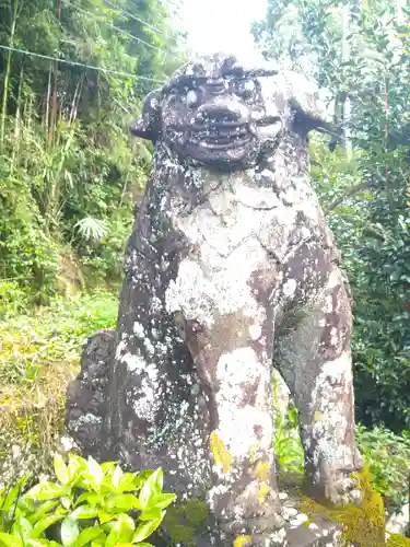 荒倉神社の狛犬