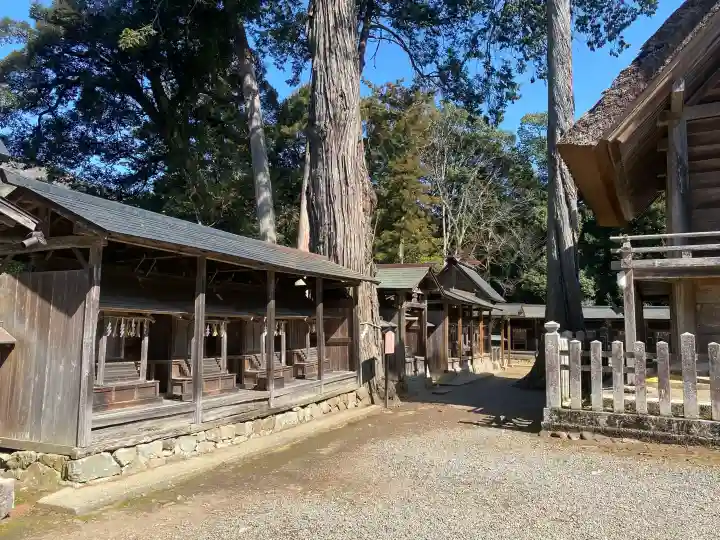 豊受大神社の{uncategorized: "未分類", other: "その他", undefined: "問題あり", building: "その他建物", grave: "お墓", sacred_gate: "鳥居", guardian: "狛犬", statue: "像", buddha: "仏像", history: "歴史", nature: "自然", garden: "庭園", animal: "動物", pagoda: "塔", temizu: "手水舎", mountain_gate: "山門・神門", sanctuary: "本殿・本堂", subordinate: "末社・摂社", art: "芸術", scenery: "景色", jizo: "地蔵", ema: "絵馬", goshuin: "御朱印", omikuji: "おみくじ", items: "授与品その他", amulet: "お守り", goshuincho: "御朱印帳", eats: "食事", festival: "お祭り", votive_dance: "神楽", shichigosan: "七五三参", wedding: "結婚式", experience: "体験その他", initially: "初詣", around: "周辺", anti_infection: "感染症対策"}