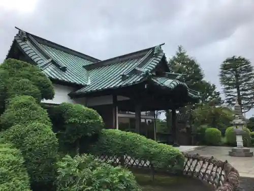 遍照寺の本殿・本堂