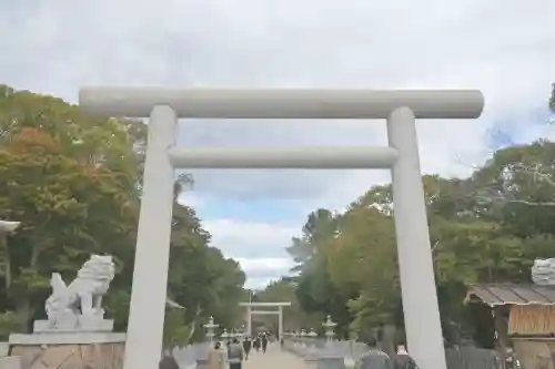 伊弉諾神宮の{uncategorized: "未分類", other: "その他", undefined: "問題あり", building: "その他建物", grave: "お墓", sacred_gate: "鳥居", guardian: "狛犬", statue: "像", buddha: "仏像", history: "歴史", nature: "自然", garden: "庭園", animal: "動物", pagoda: "塔", temizu: "手水舎", mountain_gate: "山門・神門", sanctuary: "本殿・本堂", subordinate: "末社・摂社", art: "芸術", scenery: "景色", jizo: "地蔵", ema: "絵馬", goshuin: "御朱印", omikuji: "おみくじ", items: "授与品その他", amulet: "お守り", goshuincho: "御朱印帳", eats: "食事", festival: "お祭り", votive_dance: "神楽", shichigosan: "七五三参", wedding: "結婚式", experience: "体験その他", initially: "初詣", around: "周辺", anti_infection: "感染症対策"}