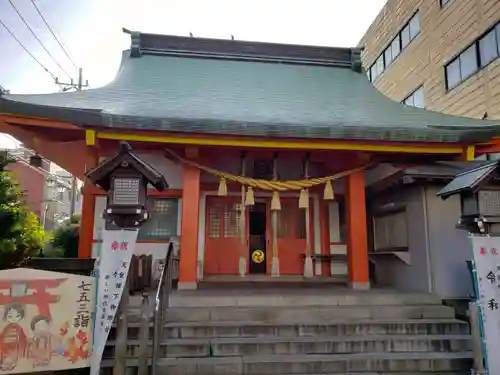 氷川鍬神社の本殿