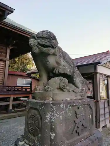 素鵞神社の狛犬