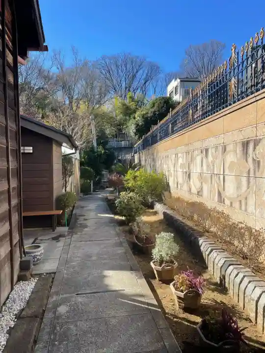 海福寺の{uncategorized: "未分類", other: "その他", undefined: "問題あり", building: "その他建物", grave: "お墓", sacred_gate: "鳥居", guardian: "狛犬", statue: "像", buddha: "仏像", history: "歴史", nature: "自然", garden: "庭園", animal: "動物", pagoda: "塔", temizu: "手水舎", mountain_gate: "山門・神門", sanctuary: "本殿・本堂", subordinate: "末社・摂社", art: "芸術", scenery: "景色", jizo: "地蔵", ema: "絵馬", goshuin: "御朱印", omikuji: "おみくじ", items: "授与品その他", amulet: "お守り", goshuincho: "御朱印帳", eats: "食事", festival: "お祭り", votive_dance: "神楽", shichigosan: "七五三参", wedding: "結婚式", experience: "体験その他", initially: "初詣", around: "周辺", anti_infection: "感染症対策"}