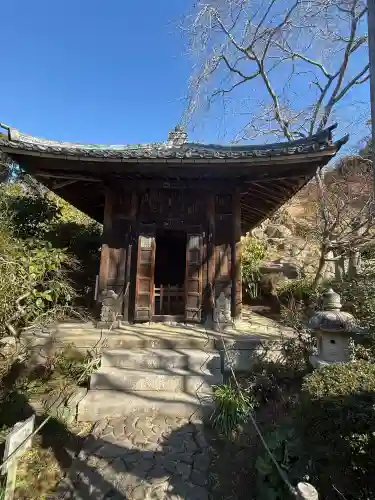 瑞泉寺の{uncategorized: "未分類", other: "その他", undefined: "問題あり", building: "その他建物", grave: "お墓", sacred_gate: "鳥居", guardian: "狛犬", statue: "像", buddha: "仏像", history: "歴史", nature: "自然", garden: "庭園", animal: "動物", pagoda: "塔", temizu: "手水舎", mountain_gate: "山門・神門", sanctuary: "本殿・本堂", subordinate: "末社・摂社", art: "芸術", scenery: "景色", jizo: "地蔵", ema: "絵馬", goshuin: "御朱印", omikuji: "おみくじ", items: "授与品その他", amulet: "お守り", goshuincho: "御朱印帳", eats: "食事", festival: "お祭り", votive_dance: "神楽", shichigosan: "七五三参", wedding: "結婚式", experience: "体験その他", initially: "初詣", around: "周辺", anti_infection: "感染症対策"}