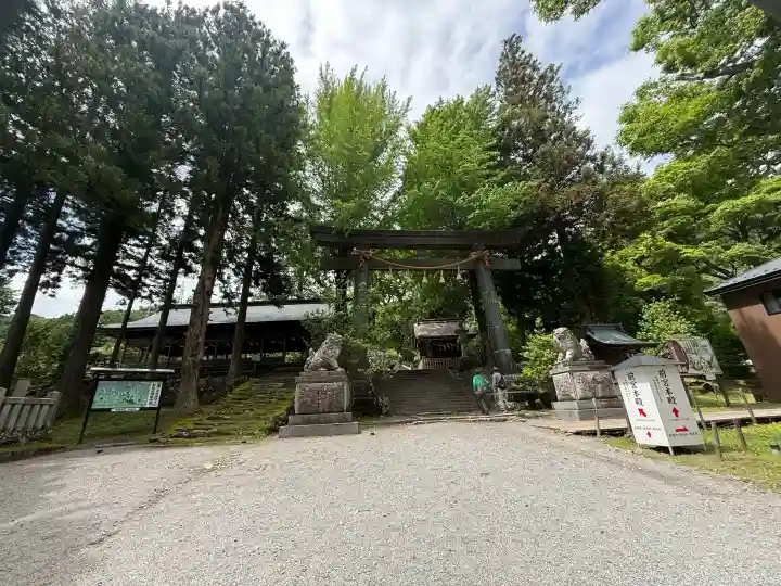 諏訪大社上社前宮(長野県)