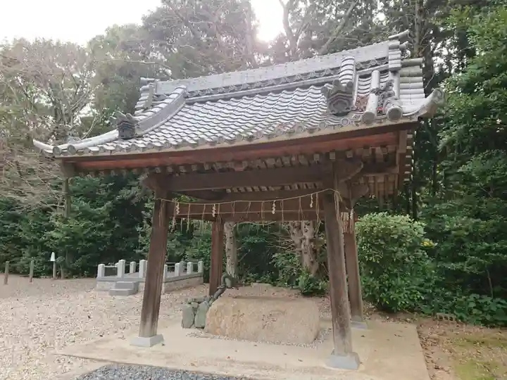 大日孁貴社の手水舎