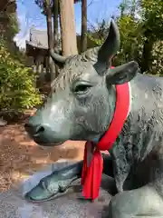 甲八幡神社の像