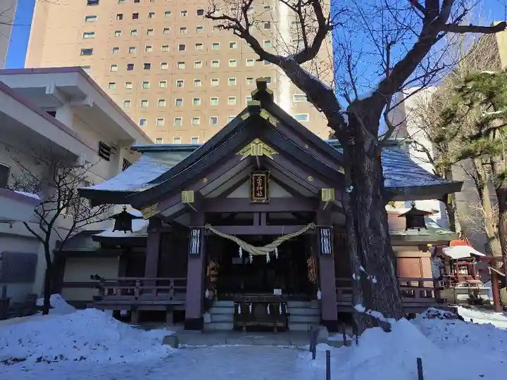 三吉神社の本殿・本堂