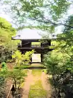 妻山神社の山門・神門