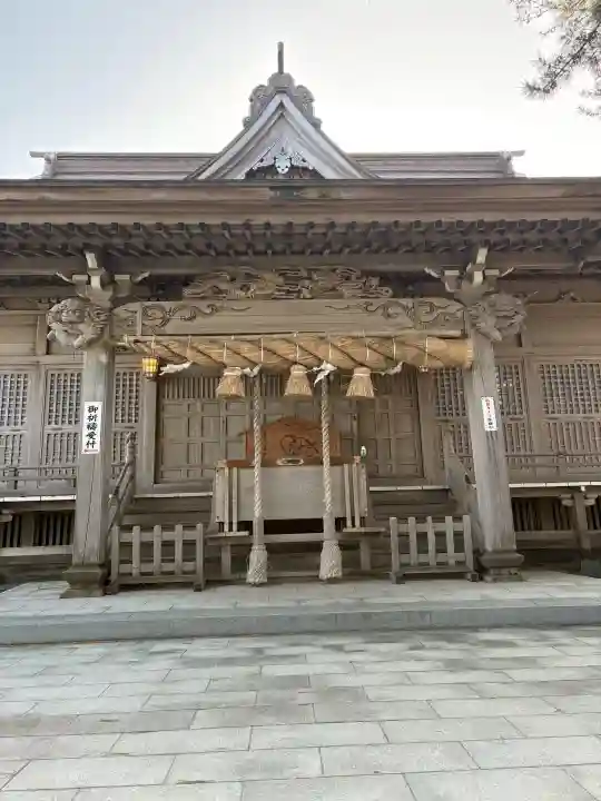 高山稲荷神社の{uncategorized: "未分類", other: "その他", undefined: "問題あり", building: "その他建物", grave: "お墓", sacred_gate: "鳥居", guardian: "狛犬", statue: "像", buddha: "仏像", history: "歴史", nature: "自然", garden: "庭園", animal: "動物", pagoda: "塔", temizu: "手水舎", mountain_gate: "山門・神門", sanctuary: "本殿・本堂", subordinate: "末社・摂社", art: "芸術", scenery: "景色", jizo: "地蔵", ema: "絵馬", goshuin: "御朱印", omikuji: "おみくじ", items: "授与品その他", amulet: "お守り", goshuincho: "御朱印帳", eats: "食事", festival: "お祭り", votive_dance: "神楽", shichigosan: "七五三参", wedding: "結婚式", experience: "体験その他", initially: "初詣", around: "周辺", anti_infection: "感染症対策"}