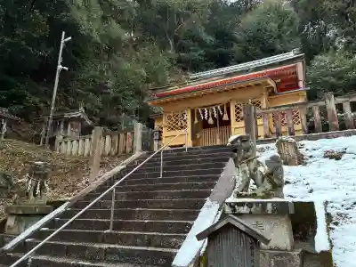 山科神社の{uncategorized: "未分類", other: "その他", undefined: "問題あり", building: "その他建物", grave: "お墓", sacred_gate: "鳥居", guardian: "狛犬", statue: "像", buddha: "仏像", history: "歴史", nature: "自然", garden: "庭園", animal: "動物", pagoda: "塔", temizu: "手水舎", mountain_gate: "山門・神門", sanctuary: "本殿・本堂", subordinate: "末社・摂社", art: "芸術", scenery: "景色", jizo: "地蔵", ema: "絵馬", goshuin: "御朱印", omikuji: "おみくじ", items: "授与品その他", amulet: "お守り", goshuincho: "御朱印帳", eats: "食事", festival: "お祭り", votive_dance: "神楽", shichigosan: "七五三参", wedding: "結婚式", experience: "体験その他", initially: "初詣", around: "周辺", anti_infection: "感染症対策"}