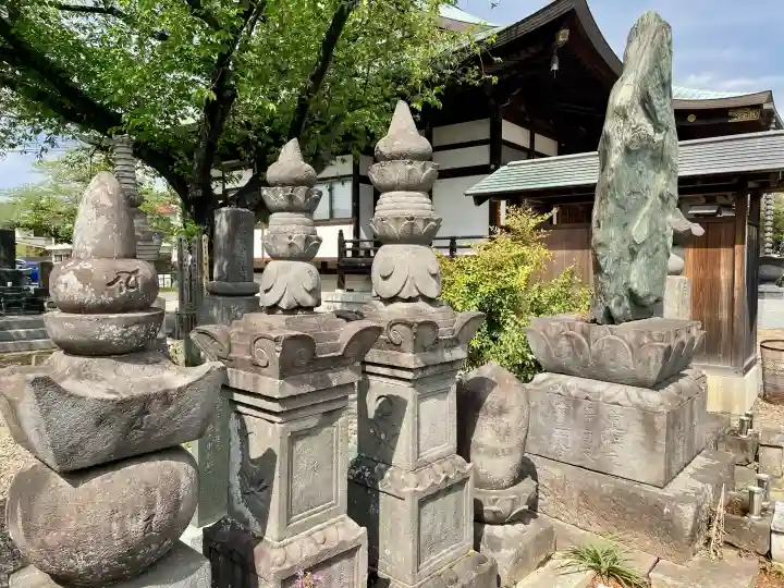 薬王院の{uncategorized: "未分類", other: "その他", undefined: "問題あり", building: "その他建物", grave: "お墓", sacred_gate: "鳥居", guardian: "狛犬", statue: "像", buddha: "仏像", history: "歴史", nature: "自然", garden: "庭園", animal: "動物", pagoda: "塔", temizu: "手水舎", mountain_gate: "山門・神門", sanctuary: "本殿・本堂", subordinate: "末社・摂社", art: "芸術", scenery: "景色", jizo: "地蔵", ema: "絵馬", goshuin: "御朱印", omikuji: "おみくじ", items: "授与品その他", amulet: "お守り", goshuincho: "御朱印帳", eats: "食事", festival: "お祭り", votive_dance: "神楽", shichigosan: "七五三参", wedding: "結婚式", experience: "体験その他", initially: "初詣", around: "周辺", anti_infection: "感染症対策"}