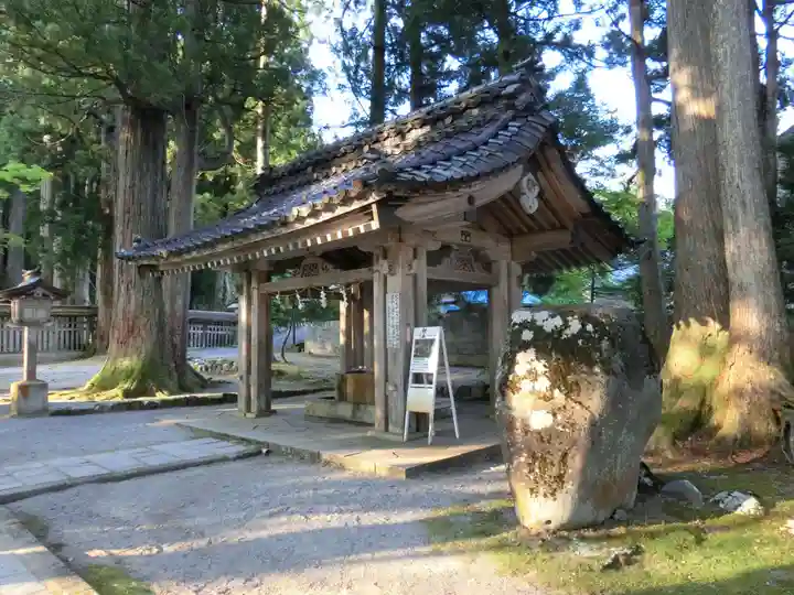 雄山神社中宮祈願殿のその他建物