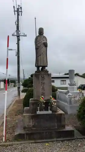 法泉寺の像