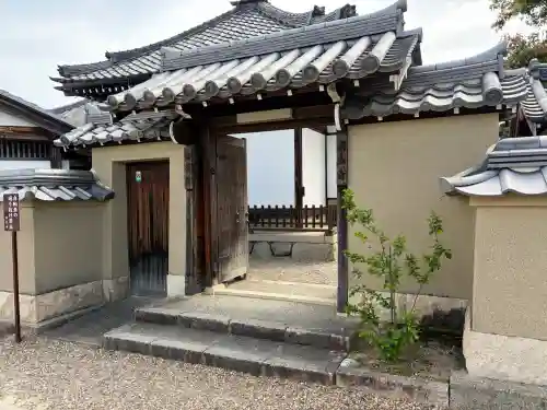 飛鳥寺の{uncategorized: "未分類", other: "その他", undefined: "問題あり", building: "その他建物", grave: "お墓", sacred_gate: "鳥居", guardian: "狛犬", statue: "像", buddha: "仏像", history: "歴史", nature: "自然", garden: "庭園", animal: "動物", pagoda: "塔", temizu: "手水舎", mountain_gate: "山門・神門", sanctuary: "本殿・本堂", subordinate: "末社・摂社", art: "芸術", scenery: "景色", jizo: "地蔵", ema: "絵馬", goshuin: "御朱印", omikuji: "おみくじ", items: "授与品その他", amulet: "お守り", goshuincho: "御朱印帳", eats: "食事", festival: "お祭り", votive_dance: "神楽", shichigosan: "七五三参", wedding: "結婚式", experience: "体験その他", initially: "初詣", around: "周辺", anti_infection: "感染症対策"}