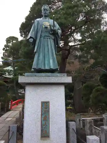 高幡不動尊　金剛寺の像