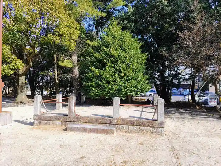 神明社・小河天神社合殿の自然