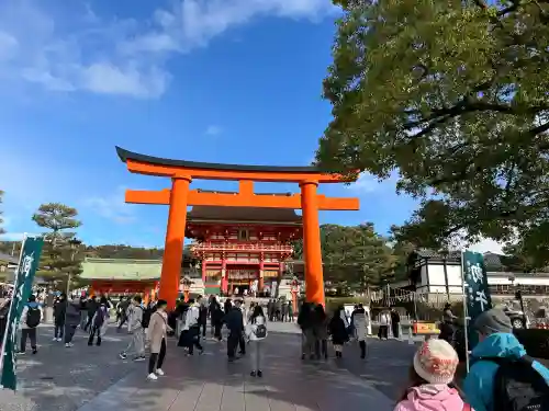 伏見稲荷大社の{uncategorized: "未分類", other: "その他", undefined: "問題あり", building: "その他建物", grave: "お墓", sacred_gate: "鳥居", guardian: "狛犬", statue: "像", buddha: "仏像", history: "歴史", nature: "自然", garden: "庭園", animal: "動物", pagoda: "塔", temizu: "手水舎", mountain_gate: "山門・神門", sanctuary: "本殿・本堂", subordinate: "末社・摂社", art: "芸術", scenery: "景色", jizo: "地蔵", ema: "絵馬", goshuin: "御朱印", omikuji: "おみくじ", items: "授与品その他", amulet: "お守り", goshuincho: "御朱印帳", eats: "食事", festival: "お祭り", votive_dance: "神楽", shichigosan: "七五三参", wedding: "結婚式", experience: "体験その他", initially: "初詣", around: "周辺", anti_infection: "感染症対策"}