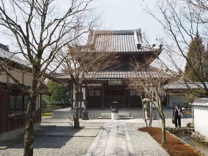 漢陽寺の本殿・本堂