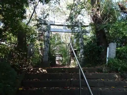 頼政神社の鳥居