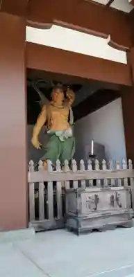 蓮華院誕生寺奥之院の像