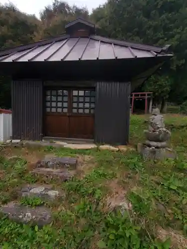 安智羅神社(松尾古城跡)の末社