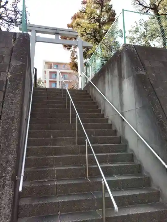 大棚・中川杉山神社の鳥居
