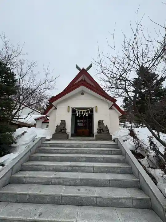 上手稲神社の{uncategorized: "未分類", other: "その他", undefined: "問題あり", building: "その他建物", grave: "お墓", sacred_gate: "鳥居", guardian: "狛犬", statue: "像", buddha: "仏像", history: "歴史", nature: "自然", garden: "庭園", animal: "動物", pagoda: "塔", temizu: "手水舎", mountain_gate: "山門・神門", sanctuary: "本殿・本堂", subordinate: "末社・摂社", art: "芸術", scenery: "景色", jizo: "地蔵", ema: "絵馬", goshuin: "御朱印", omikuji: "おみくじ", items: "授与品その他", amulet: "お守り", goshuincho: "御朱印帳", eats: "食事", festival: "お祭り", votive_dance: "神楽", shichigosan: "七五三参", wedding: "結婚式", experience: "体験その他", initially: "初詣", around: "周辺", anti_infection: "感染症対策"}