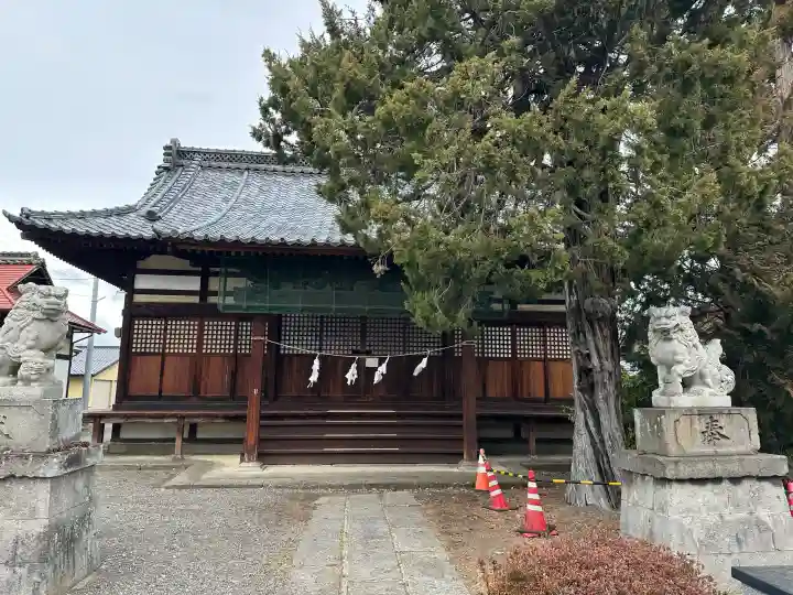 氷鉋斗賣神社の{uncategorized: "未分類", other: "その他", undefined: "問題あり", building: "その他建物", grave: "お墓", sacred_gate: "鳥居", guardian: "狛犬", statue: "像", buddha: "仏像", history: "歴史", nature: "自然", garden: "庭園", animal: "動物", pagoda: "塔", temizu: "手水舎", mountain_gate: "山門・神門", sanctuary: "本殿・本堂", subordinate: "末社・摂社", art: "芸術", scenery: "景色", jizo: "地蔵", ema: "絵馬", goshuin: "御朱印", omikuji: "おみくじ", items: "授与品その他", amulet: "お守り", goshuincho: "御朱印帳", eats: "食事", festival: "お祭り", votive_dance: "神楽", shichigosan: "七五三参", wedding: "結婚式", experience: "体験その他", initially: "初詣", around: "周辺", anti_infection: "感染症対策"}
